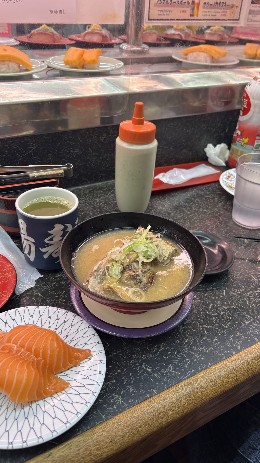 身がぎっしり入った市場寿しのあら汁